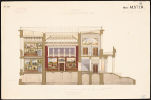 Ein detailliertes Bild einer Opernhausfassade, geschmückt mit Fenstern, Türen, Säulen und farbenfrohen Malereien, die Innenräume zeigen, mit begleitendem Text, der historische Informationen liefert.
