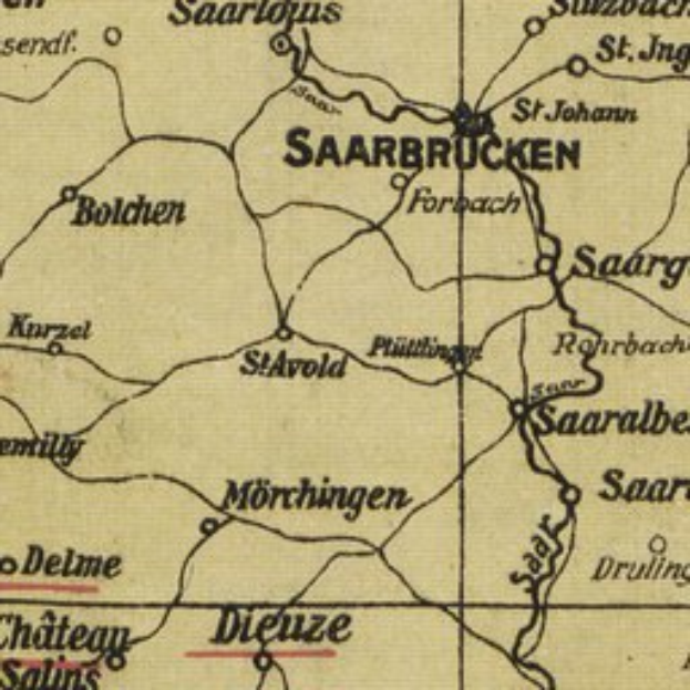 Ein detailliertes altes Stadtplan von Saarbrücken, Deutschland, mit Straßen, Gebäuden und Sehenswürdigkeiten, das klassische Schrifttext enthält, der den Standort der Stadt angibt.