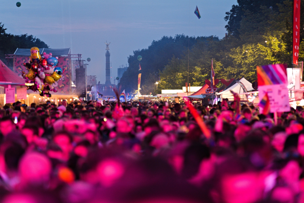 "Sommer auf der Fabrik" startet zwei Monate früher. Programm und Headliner
