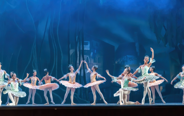 "Theater of Estrada Song" des Zentrums für Ästhetische Erziehung von Kindern der Nizhny-Novgorod-Region wird vor der Aufführung des "Nussknackers" im Nizhny-Novgorod-TYUZ am 1. Juni auftreten