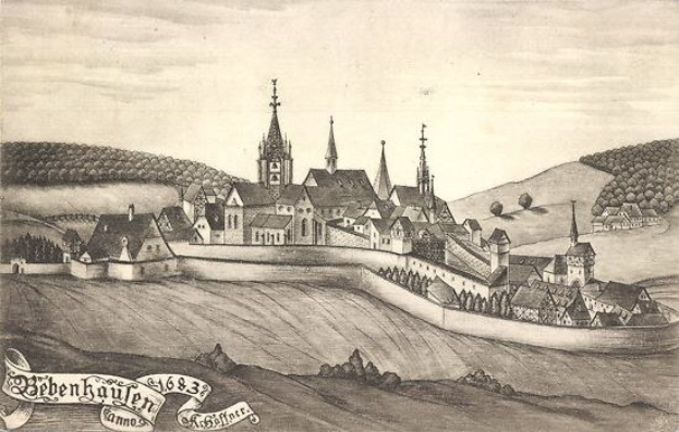 Ein Schwarz-Weiß-Zeichnung einer Stadt mit einer zentralen Burg, umgeben von Häusern, Bäumen, Hügeln und Himmel, mit dem Text "Bayerisch" unten.