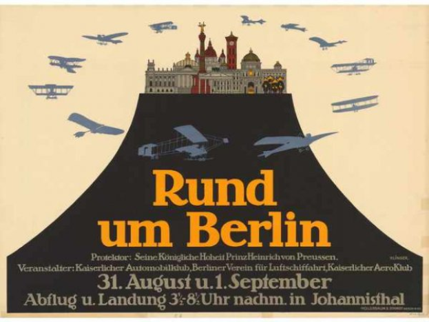Ein Plakat, das eine Berliner Luftschau bewirbt, mit dem Text 'Rund um Berlin', im Hintergrund ein Gebäude und mehrere Flugzeuge am Himmel.