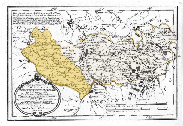 Ein altes, detailliertes Schwarz-Weiß-Kartenskizze des Königreichs Sachsen, Deutschland, das geographische Merkmale wie Flüsse, Berge und Städte sowie textuelle Informationen über Grenzen und Städte zeigt.