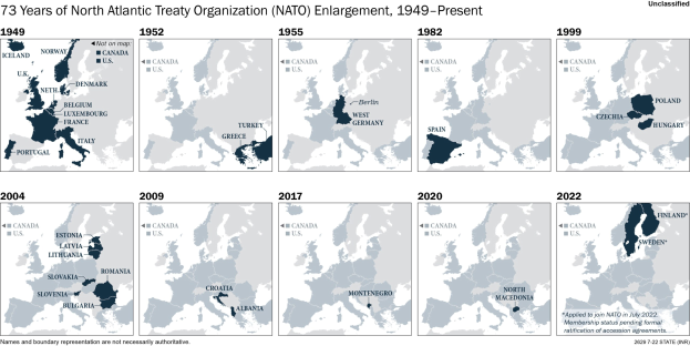 Karte veranschaulicht die 73-jährige Erweiterung der NATO von 1949 bis heute, mit farblich kodierten Regionen nach Jahr des Beitritts und erklärendem Text oben.