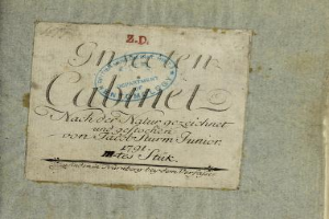 Ein altes Buch mit dem Titel 'Z.D. Nürnberg, Deutschland, 1791' mit einem Stempel, der die erste Auflage anzeigt, und handgeschriebenem Text auf seinen Seiten.