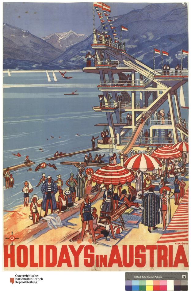 Ein Plakat, das Urlaube in Österreich bewirbt und Menschen am Strand mit Schirmen, einem Schiff im Hintergrund, winkenden Flaggen und fernen Bergen zeigt.